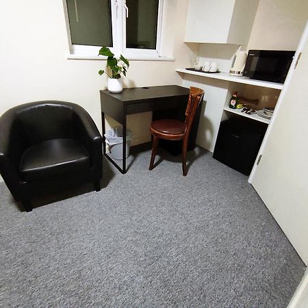 Osney Hazel Studio - Self Contained Studio Flat Оксфорд Екстериор снимка
